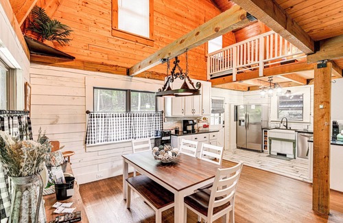 Mount Juliet Cabin | Peaceful Mt Juliet Cabin w/Hot Tub & Fire Pit