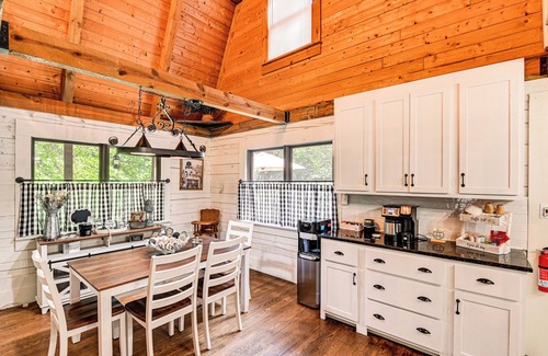 Mount Juliet Cabin | Peaceful Mt Juliet Cabin w/Hot Tub & Fire Pit