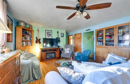 Necedah House | Peaceful Necedah Retreat 3 Mi to Lakes!