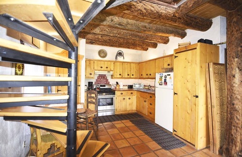 Arroyo Seco Cabin | Peaceful New Mexican Charm, Jacuzzi, Walk To Arroyo Seco, Pets Welcome