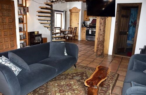 Arroyo Seco Cabin | Peaceful New Mexican Charm, Jacuzzi, Walk To Arroyo Seco, Pets Welcome
