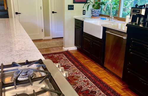 Squak Mountain House | Peaceful Oasis In The Woods. nPrivate deck and entrance.