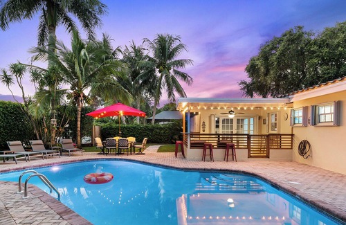 Pompano Isles House | Peaceful Oasis in Family Friendly Pompano Beach. 10 min to beach, heated pool