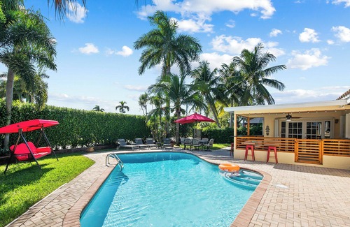 Pompano Isles House | Peaceful Oasis in Family Friendly Pompano Beach. 10 min to beach, heated pool