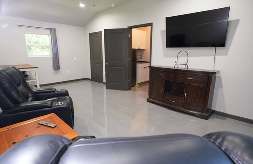 Lady Lake Apartment | Peaceful Paradise