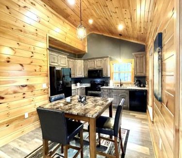 Tellico Plains House | Peaceful Pearl Bear Home - Field Trails and Fishing Nearby