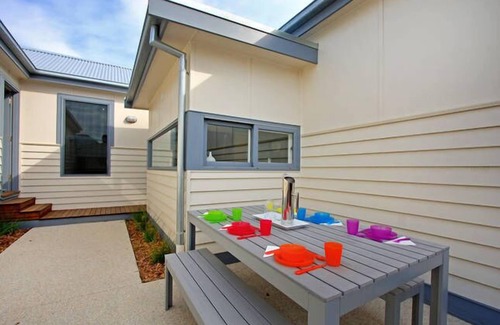 Queenscliff House | Peaceful, pet-friendly, central retreat - located at Queenscliff