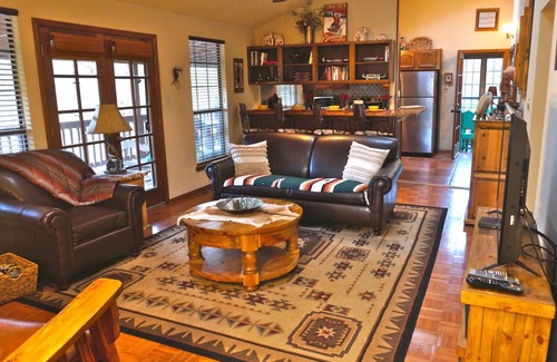 Ruidoso Cabin | Peaceful Pines Cabin | 2 Bedroom 2 Bathroom