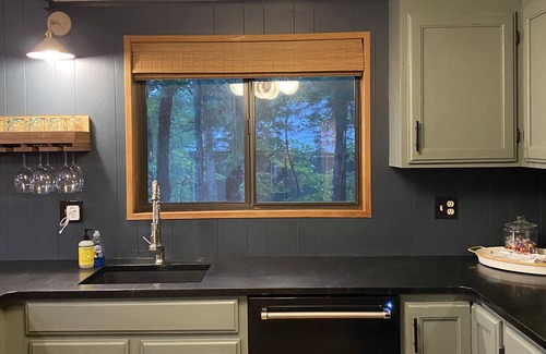 The Woods Cabin | Peaceful Pines, luxury 4-bed, mid-century cabin