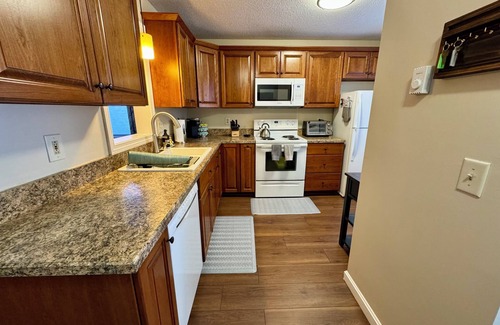 Center Conway Condo | Peaceful Pines Saco River Getaway