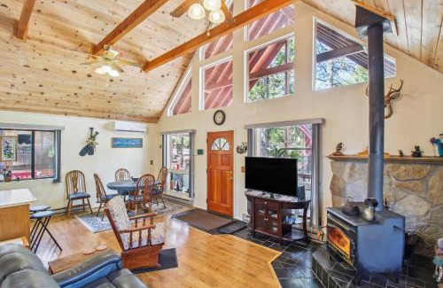 Pinetop-Lakeside House | Peaceful Pinetop-Lakeside Cabin with 4 Decks!