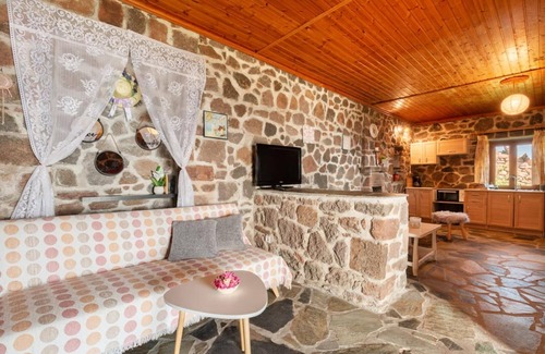 Kontos House | Peaceful place is located in one of the most beautiful and quiet