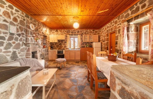 Kontos House | Peaceful place is located in one of the most beautiful and quiet