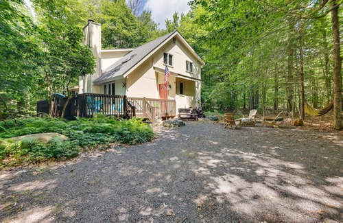 Pocono Pines House | Peaceful Poconos Hideaway: Grill + Fire Pit!