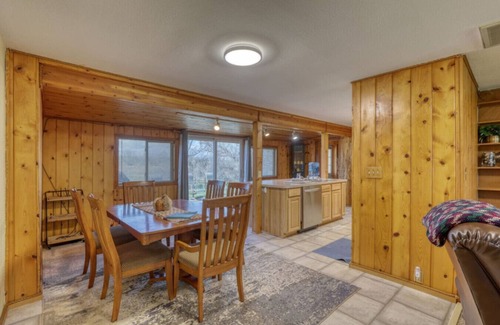 Spearfish Cabin | Peaceful pondside lodge-wildlife lover's dream!
