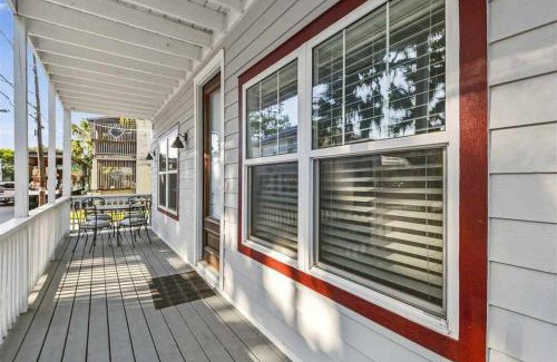 Lincolnville House | Peaceful Porch Perfect Downtown Retreat