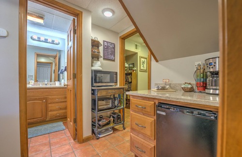 Weaverville Apartment | Peaceful, Private 2 Bedroom Apt - Hot Tub, Mtn views -11 mi to Asheville