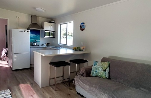 Houhora House | Peaceful private modern 1 bedroom house in country side.