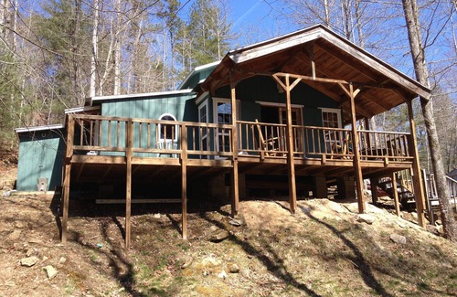 Hendersonville Cabin | Peaceful, private, perfect 3 acre oasis to unplug from it all or be close to all