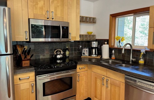 Point Roberts House | Peaceful Private Home/Duplex on Lily Point Trail