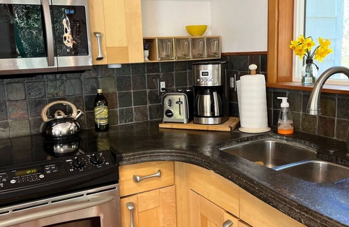 Point Roberts House | Peaceful Private Home/Duplex on Lily Point Trail