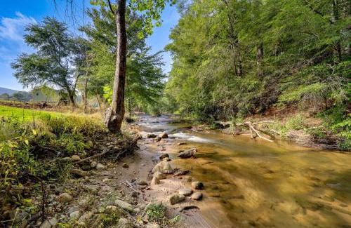 Purlear House | Peaceful Purlear Vacation Rental with Creek Access!