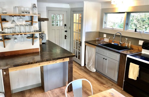 Sunapee Cottage | Peaceful, quiet lakeside cottage in Sunapee, 12 minutes from the skiing.