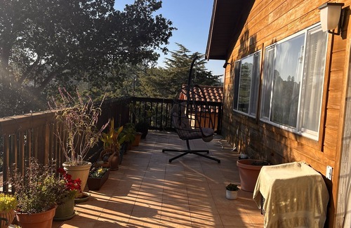 Belmont House | Peaceful quiet room in the Belmont Hills monthly only