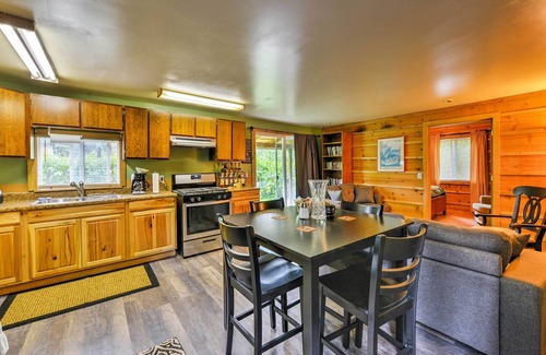 Bear Creek Apartment | Peaceful, Quiet Seward Apt w/Back Yard & Mtn Views