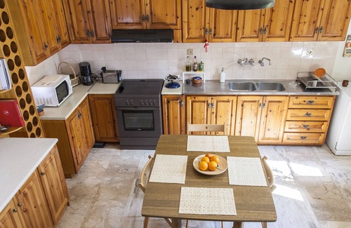 Kiparissia Villa | Peaceful remote house in Kyparissia