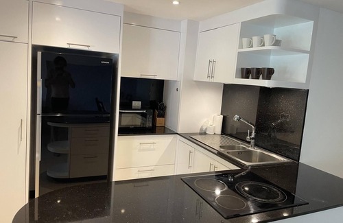 Patong Apartment | Peaceful retreat at Kalim Bay - pool, bar, garden