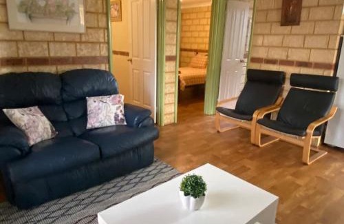 Strathalbyn Apartment | Peaceful retreat