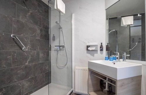 Zeegse House | Peaceful Retreat: Cycling, Nature Trails, Sauna and Indoor Pool - 2 Units