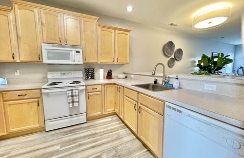 Villages of Five Points Condo | Peaceful Retreat Minutes to Downtown Historic Lewes