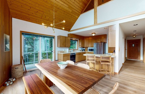 Westport House | Peaceful Retreat w/View, Steps to Beach and Dog Friendly