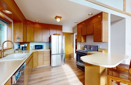 Westport House | Peaceful Retreat w/View, Steps to Beach and Dog Friendly
