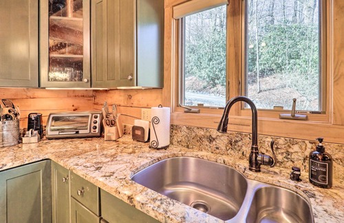 Banner Elk Cabin | Peaceful 'Rocky Creek Cabin' w/Hot Tub & Views!