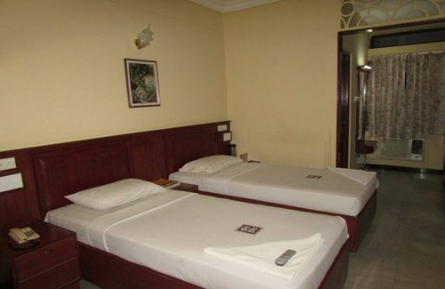 Madurai Hotel | Peaceful Room Stay/Proximity to Temple/Junction