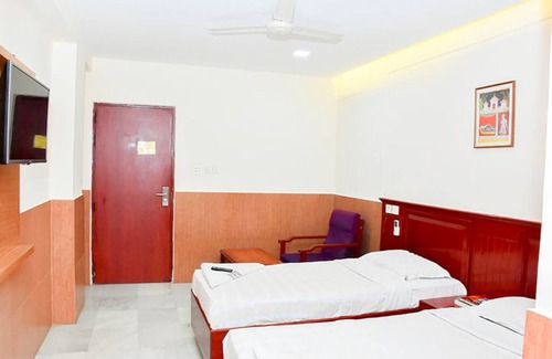 Madurai Hotel | Peaceful Room Stay/Proximity to Temple/Junction
