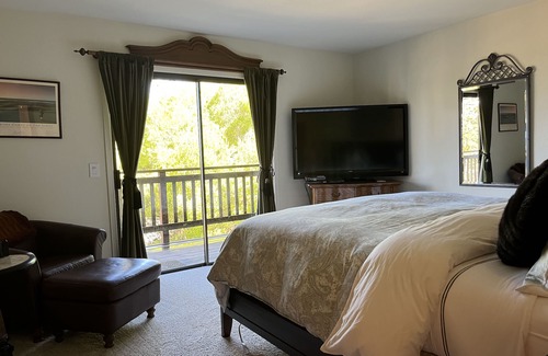 Del Monte Forest House | Peaceful Sanctuary in Pebble Beach - Great Ocean Views, Great Location! 4br/2ba