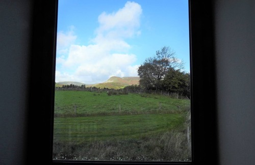 Fivemilebourne House | Peaceful, Scenic Family Home