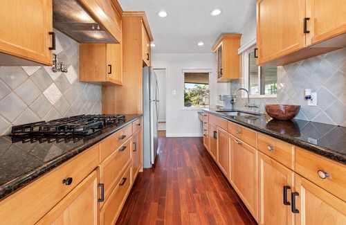 South Oceanside House | Peaceful Seaside Beach Bungalow