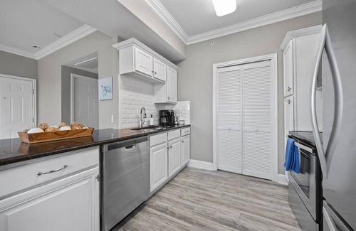 Corpus Christi Condo | Peaceful Seaside Condo-Walking Path to the Beach