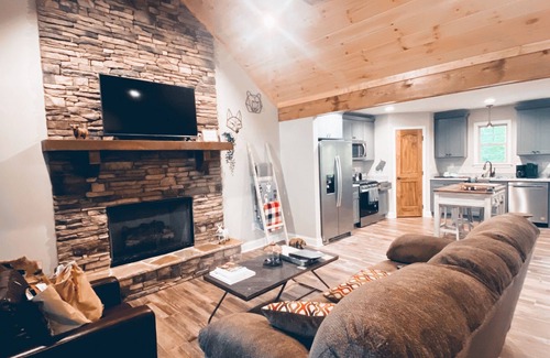 East Ellijay Cabin | Peaceful & Serene Cabin in the North Georgia Mountains!