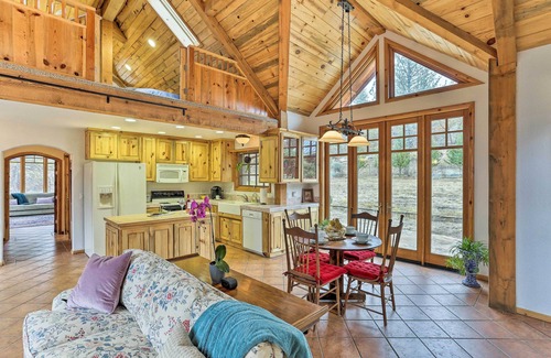 Weaverville Cabin | Peaceful Shasta Cascade Getaway on 15-Acre Ranch!