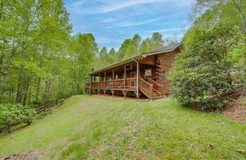 Waynesville House | Peaceful Smoky Mountain Cabin with Deck and Fire Pit!