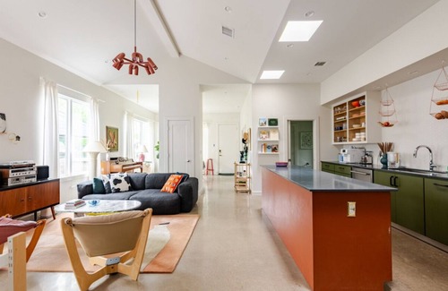 South Manchaca House | Peaceful South Austin Designer Retreat – Yard, Pool & Patio