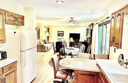 Hutchinson House | Peaceful Spacious Country house only 8 mins from the Kansas State Fairgrounds