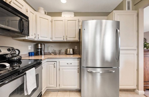 St. George Condo | Peaceful Sports Village Retreat | Beautiful Mountain Views, Pools & Patio