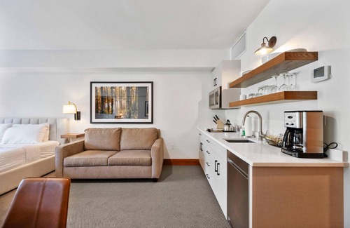 Tamarack Apartment | Peaceful Studio With Fireplace and Jet Tub